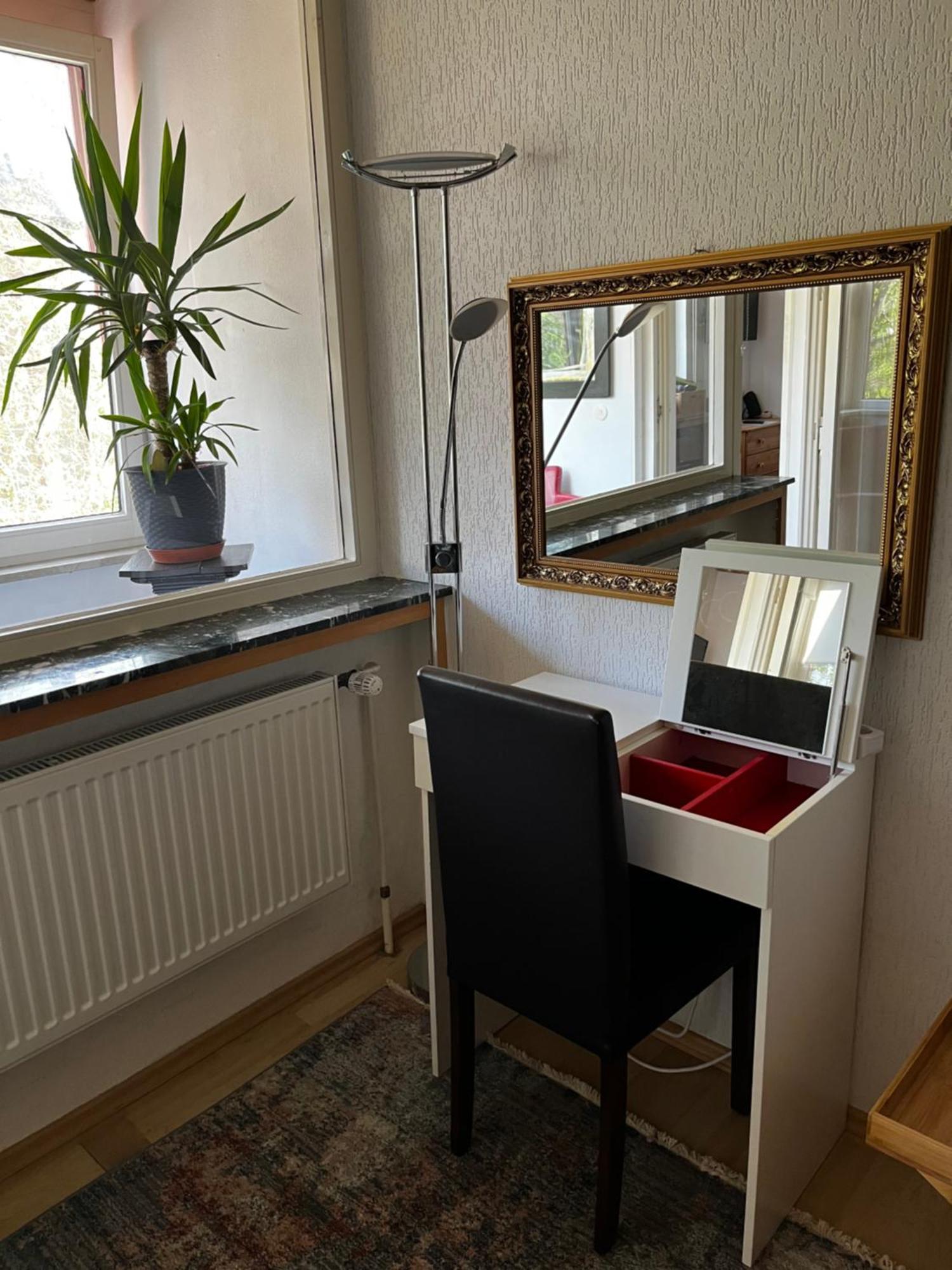 Gemuetliche, Ganze Wohnung In Ruhiger, Zentraler Lage Leverkusen Buitenkant foto