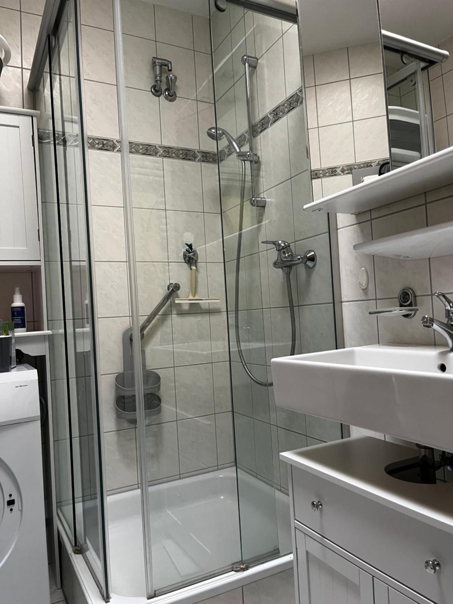 Gemuetliche, Ganze Wohnung In Ruhiger, Zentraler Lage Leverkusen Buitenkant foto
