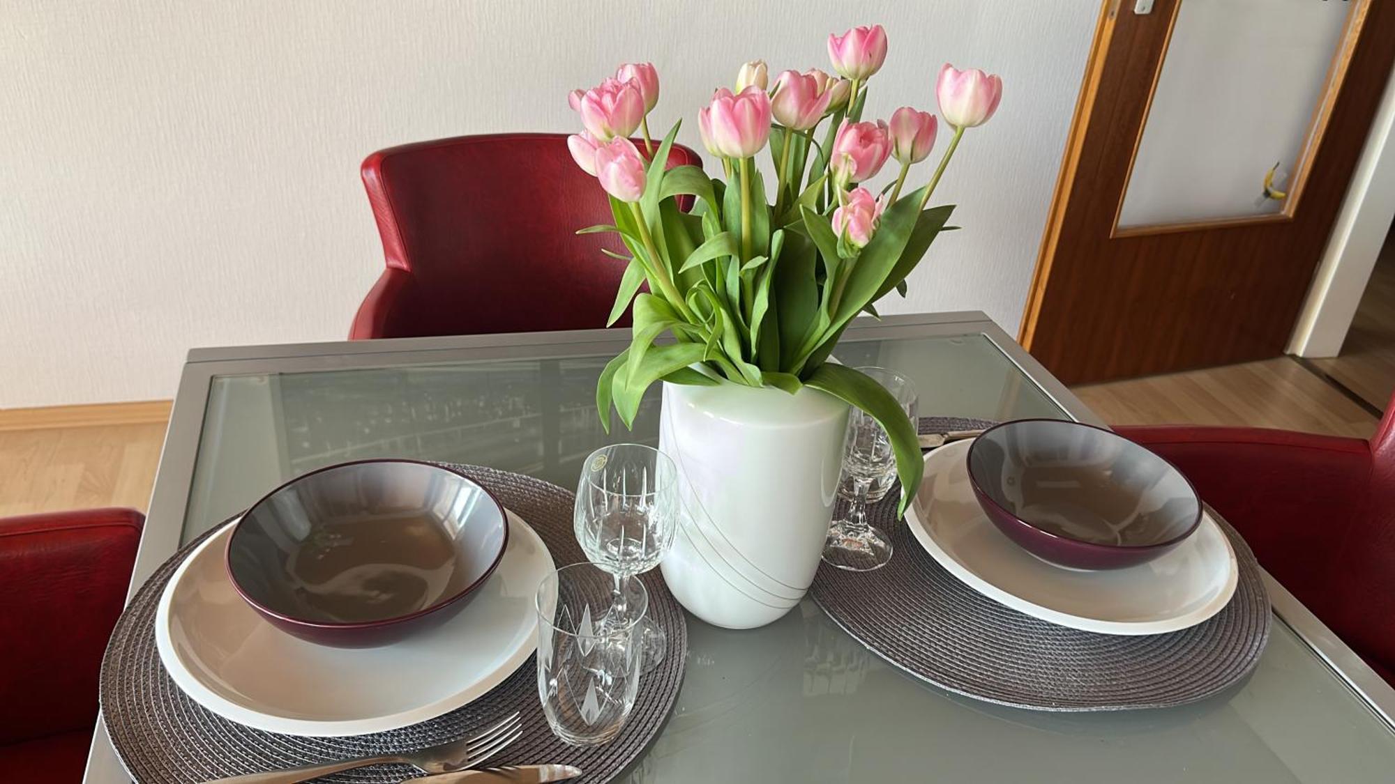 Gemuetliche, Ganze Wohnung In Ruhiger, Zentraler Lage Leverkusen Buitenkant foto